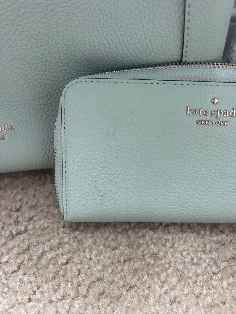 Kate Spade Mint Green Leather Shoulder Bag with Matching Wallet - Picture 2 of 16